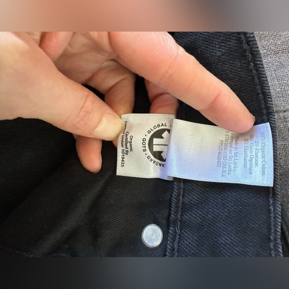 Everlane | The Original Cheeky® Jean - Picture 12 of 12